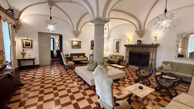 19 soverom Gjestgiveri/B&B til salgs i Otívar med svømmebasseng garasje - € 3 495 000 (Ref: 9861160)