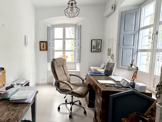19 soverom Gjestgiveri/B&B til salgs i Otívar med svømmebasseng garasje - € 3 495 000 (Ref: 9861160)