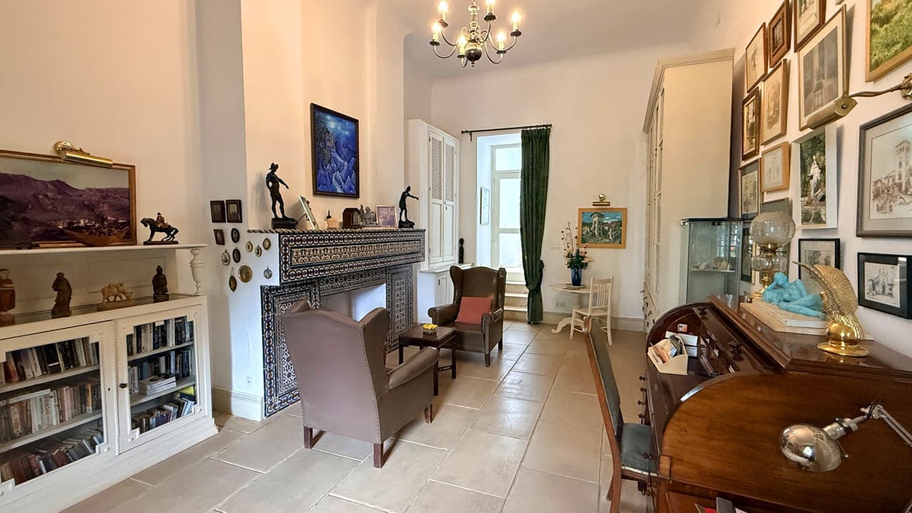 19 soverom Gjestgiveri/B&B til salgs i Otivar med svømmebasseng garasje - € 3 495 000 (Ref: 9861160)