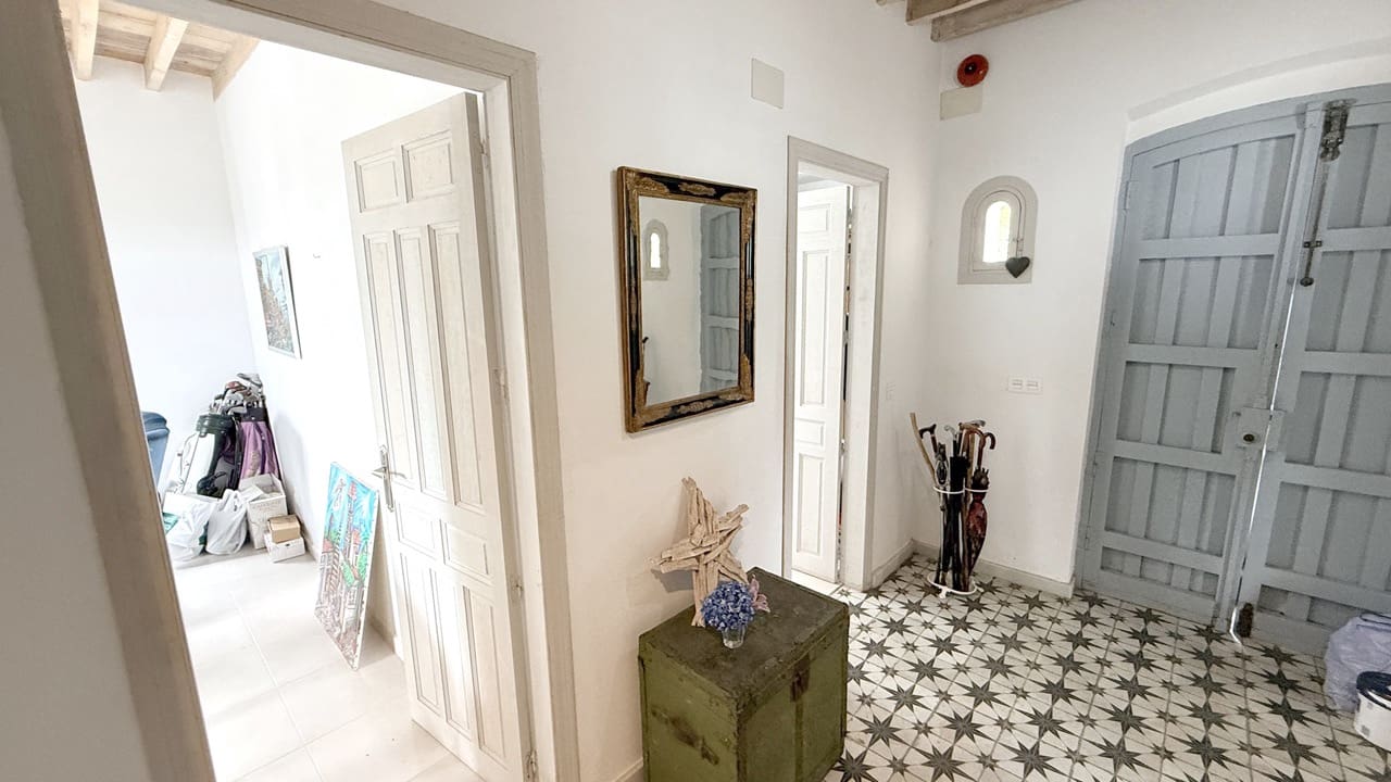 19 soverom Gjestgiveri/B&B til salgs i Otivar med svømmebasseng garasje - € 3 495 000 (Ref: 9861160)