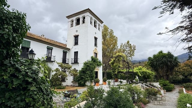 19 soverom Gjestgiveri/B&B til salgs i Otívar med svømmebasseng garasje - € 3 495 000 (Ref: 9861160)