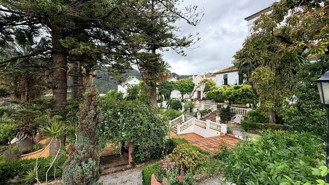 19 soverom Gjestgiveri/B&B til salgs i Otívar med svømmebasseng garasje - € 3 495 000 (Ref: 9861160)