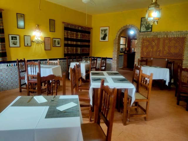 4 camera da letto Ristorante/Bar in vendita in Montefrío con piscina - 298.000 € (Rif: 9913682)
