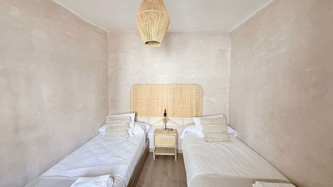 5 bedroom Townhouse for sale in Moclin - € 180,000 (Ref: 9954549)