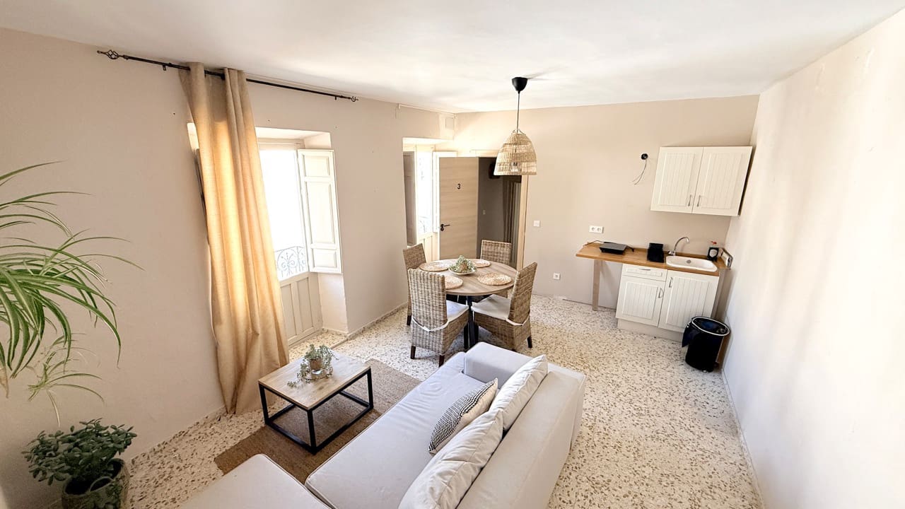 5 bedroom Townhouse for sale in Moclin - € 180,000 (Ref: 9954549)