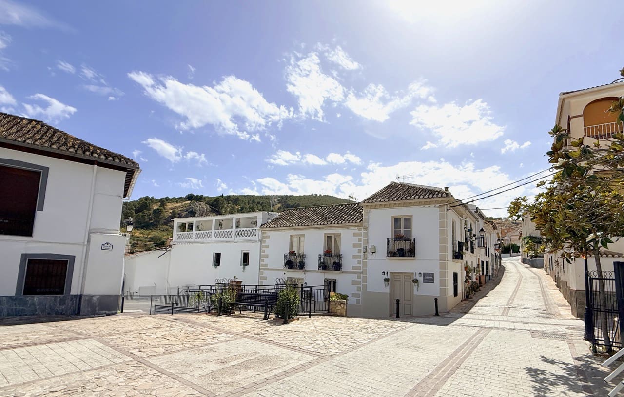 5 bedroom Townhouse for sale in Moclin - € 180,000 (Ref: 9954549)