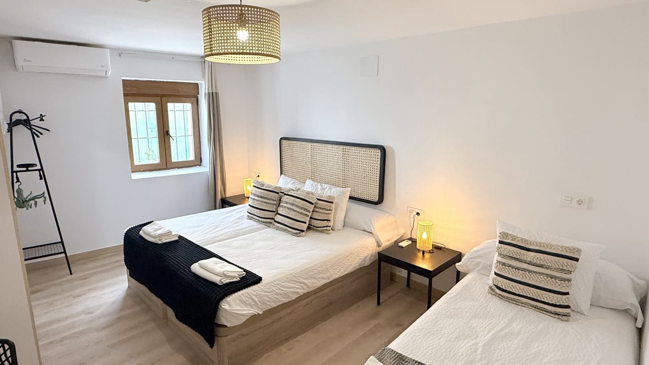 5 bedroom Townhouse for sale in Moclin - € 180,000 (Ref: 9954549)