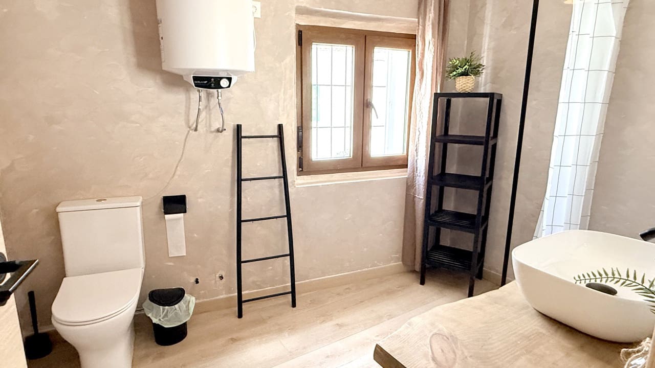 5 bedroom Townhouse for sale in Moclin - € 180,000 (Ref: 9954549)