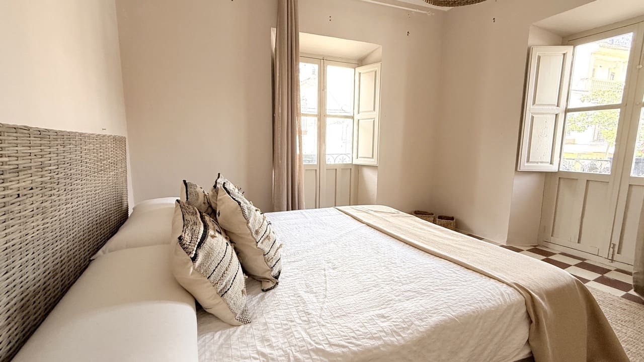 5 bedroom Townhouse for sale in Moclin - € 180,000 (Ref: 9954549)
