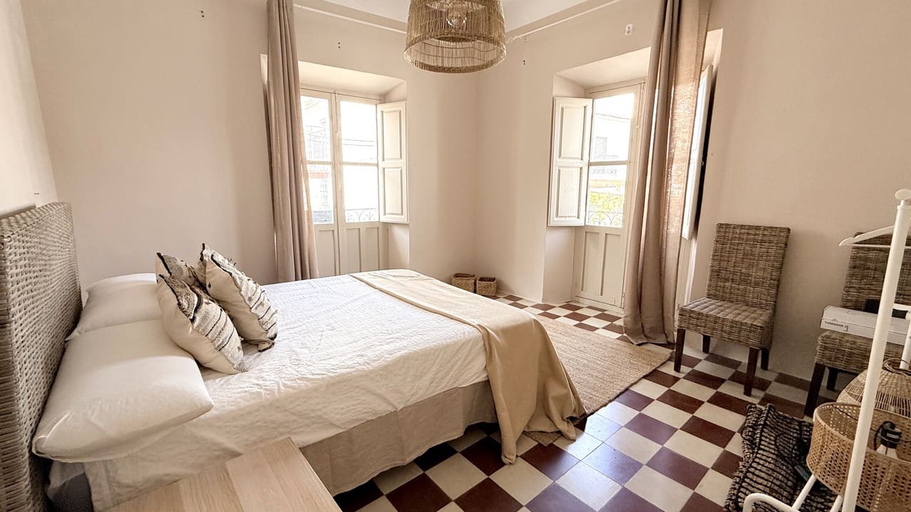 5 bedroom Townhouse for sale in Moclin - € 180,000 (Ref: 9954549)