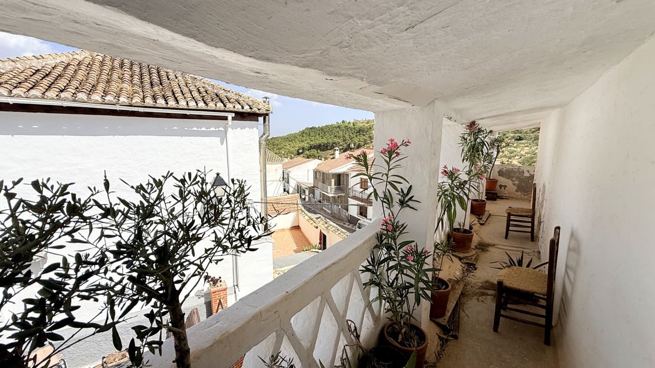5 bedroom Townhouse for sale in Moclin - € 180,000 (Ref: 9954549)