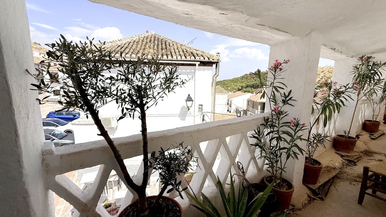 5 bedroom Townhouse for sale in Moclin - € 180,000 (Ref: 9954549)