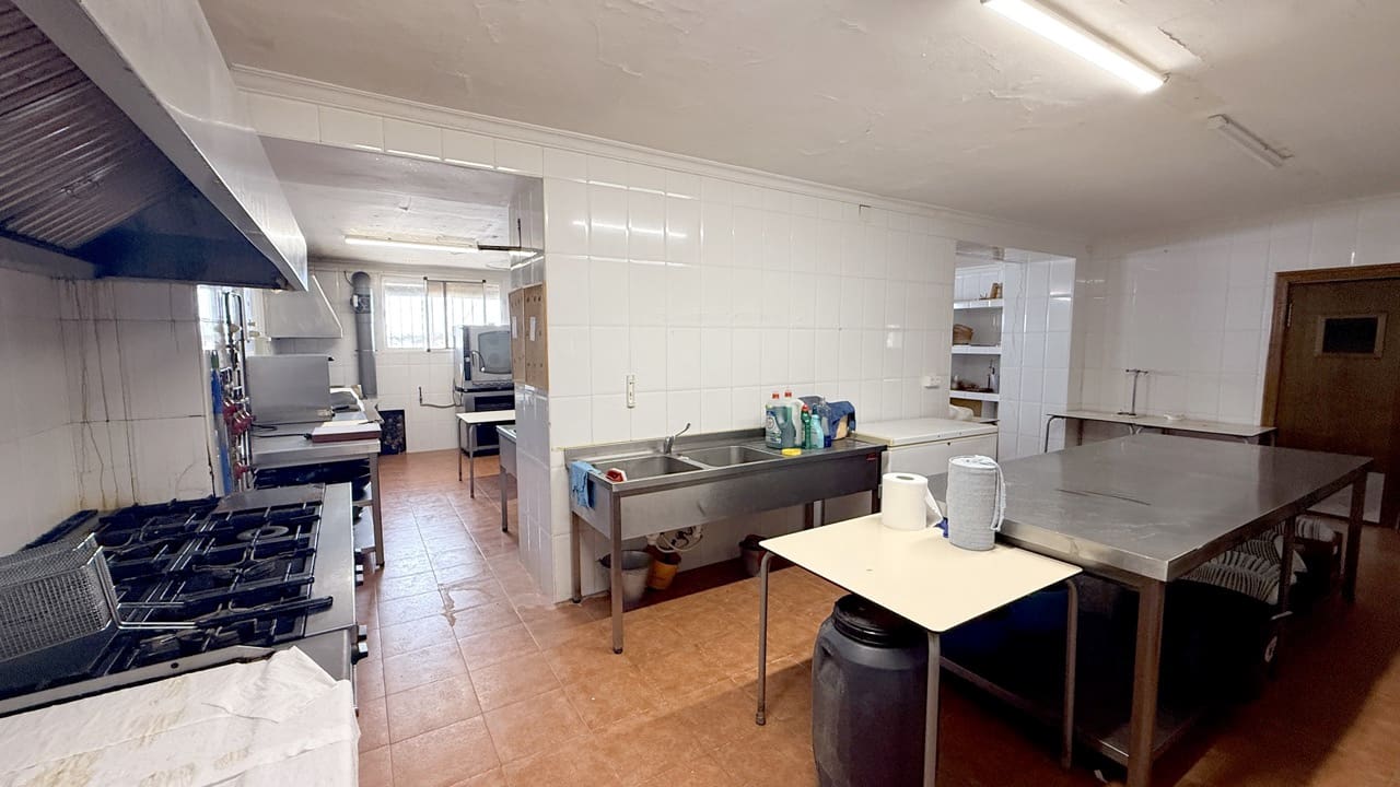 6 soverom Kommersiell til salgs i Montefrio med svømmebasseng garasje - € 599 999 (Ref: 9956240)