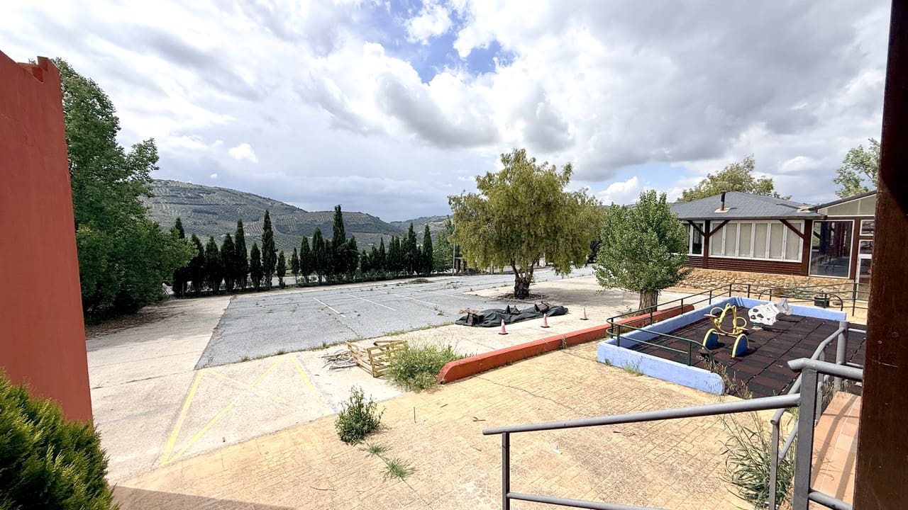 6 soverom Kommersiell til salgs i Montefrio med svømmebasseng garasje - € 599 999 (Ref: 9956240)
