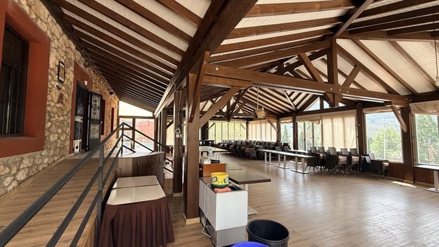 6 soverom Kommersiell til salgs i Montefrío med svømmebasseng garasje - € 599 999 (Ref: 9956240)