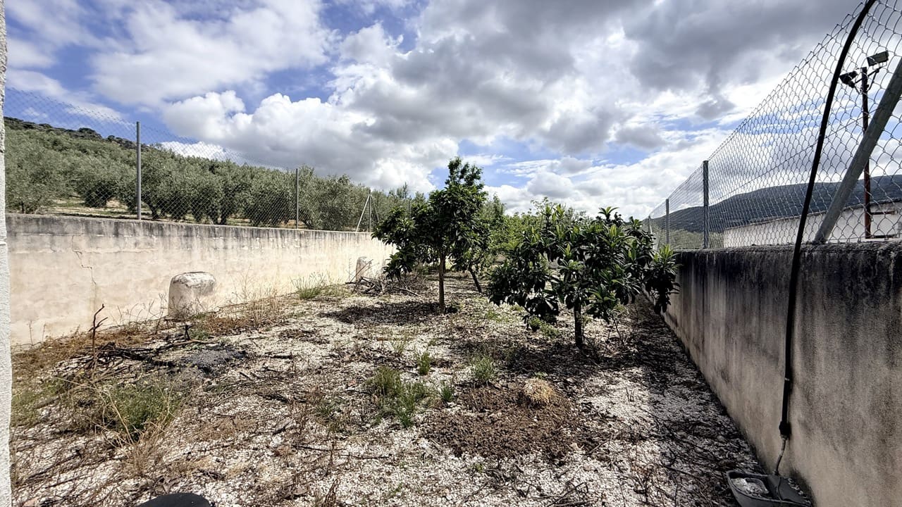6 soverom Kommersiell til salgs i Montefrio med svømmebasseng garasje - € 599 999 (Ref: 9956240)