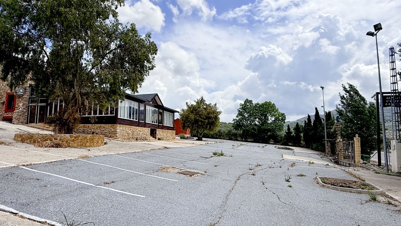 6 soverom Kommersiell til salgs i Montefrio med svømmebasseng garasje - € 599 999 (Ref: 9956240)