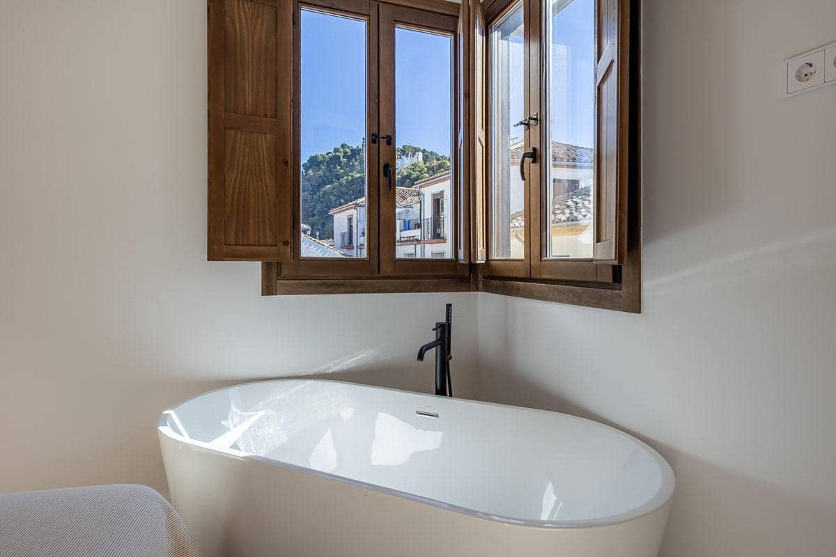 3 Zimmer Apartment zu verkaufen in Granada Stadt mit Pool - 650.000 € (Ref: 9958957)