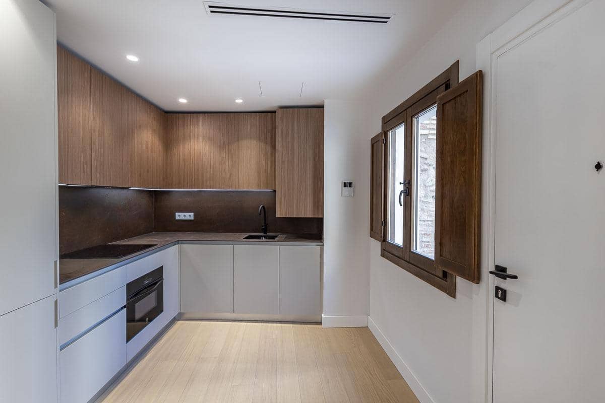 3 Zimmer Apartment zu verkaufen in Granada Stadt mit Pool - 650.000 € (Ref: 9958957)
