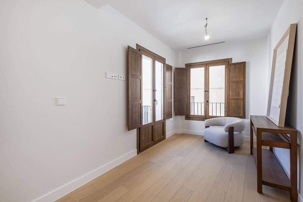 3 Zimmer Apartment zu verkaufen in Granada Stadt mit Pool - 650.000 € (Ref: 9958957)