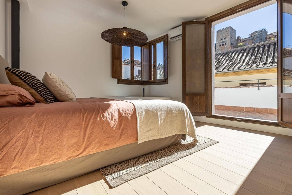 3 Zimmer Apartment zu verkaufen in Granada Stadt mit Pool - 650.000 € (Ref: 9958957)