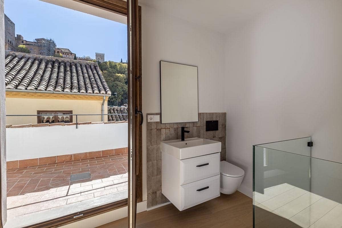 3 Zimmer Apartment zu verkaufen in Granada Stadt mit Pool - 650.000 € (Ref: 9958957)