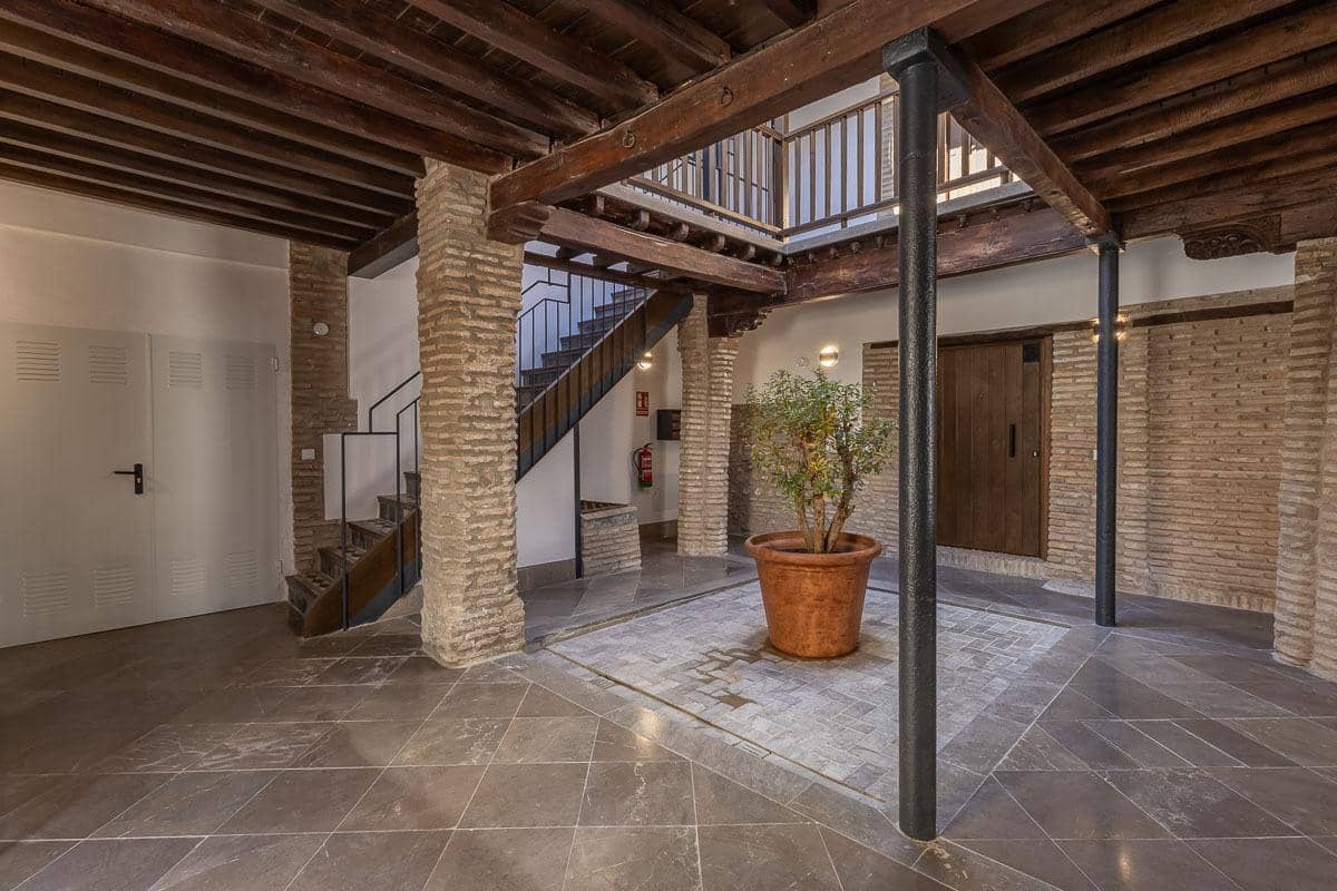 3 Zimmer Apartment zu verkaufen in Granada Stadt mit Pool - 650.000 € (Ref: 9958957)