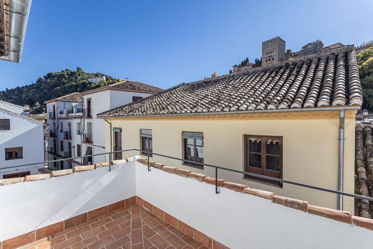 3 Zimmer Apartment zu verkaufen in Granada Stadt mit Pool - 650.000 € (Ref: 9958957)