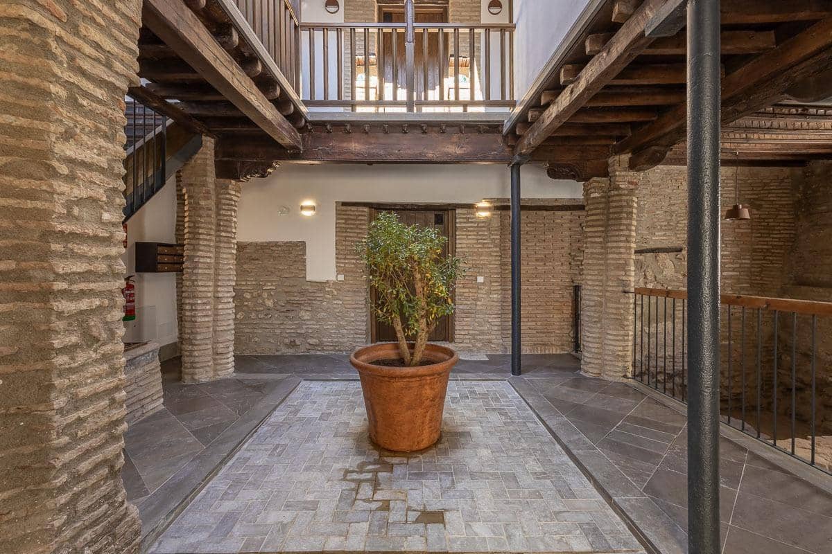 3 Zimmer Apartment zu verkaufen in Granada Stadt mit Pool - 650.000 € (Ref: 9958957)