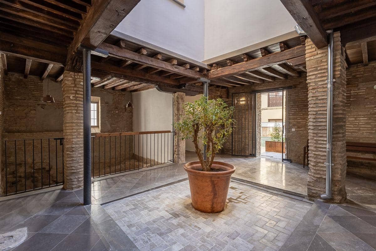 3 Zimmer Apartment zu verkaufen in Granada Stadt mit Pool - 650.000 € (Ref: 9958957)