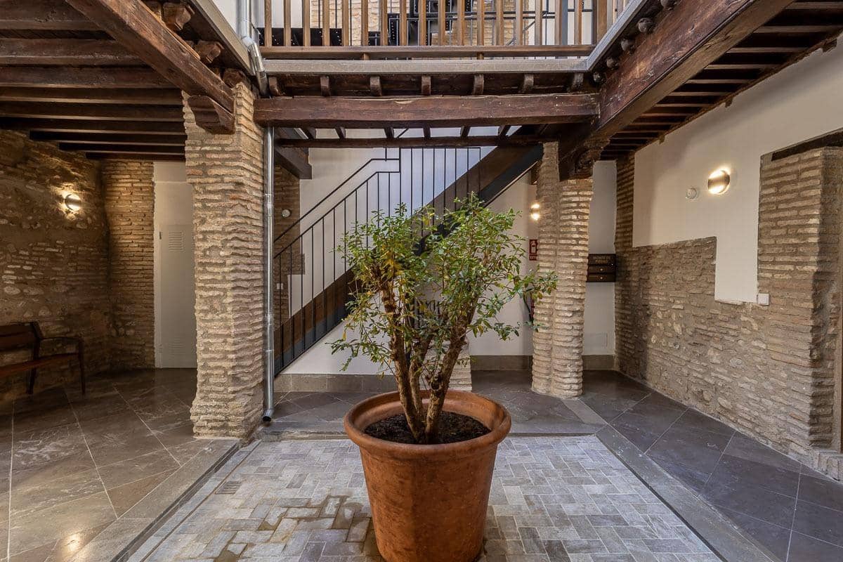 3 Zimmer Apartment zu verkaufen in Granada Stadt mit Pool - 650.000 € (Ref: 9958957)