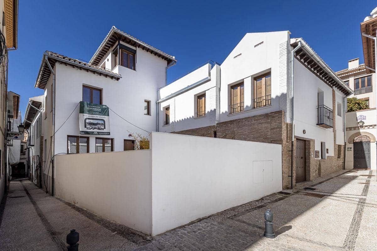 3 Zimmer Apartment zu verkaufen in Granada Stadt mit Pool - 650.000 € (Ref: 9958957)