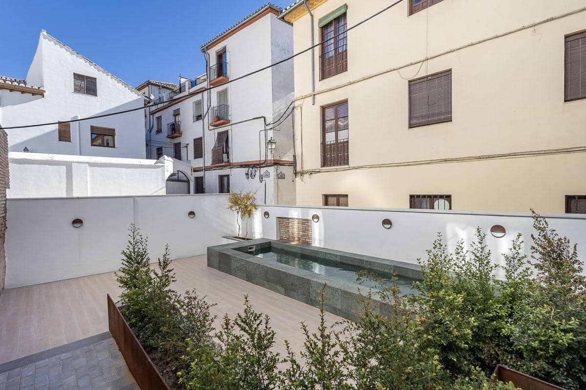 3 Zimmer Apartment zu verkaufen in Granada Stadt mit Pool - 650.000 € (Ref: 9958957)
