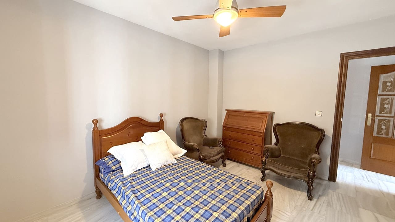 5 bedroom Villa for sale in La Zubia with pool garage - € 500,000 (Ref: 9974366)