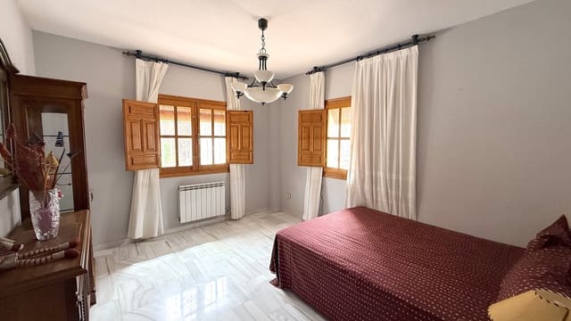 5 sypialnia Willa na sprzedaż w La Zubia z basenem garażem - 500 000 € (Ref: 9974366)