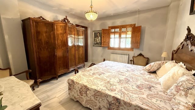 5 sypialnia Willa na sprzedaż w La Zubia z basenem garażem - 500 000 € (Ref: 9974366)