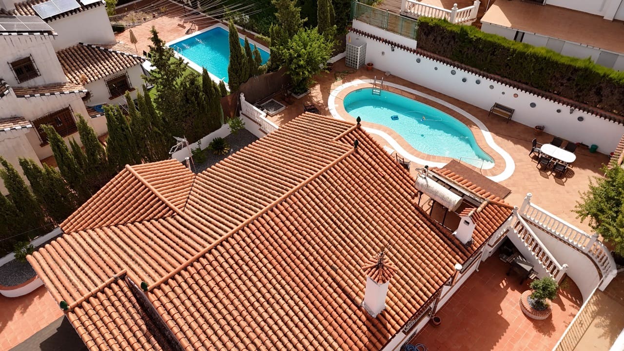 5 bedroom Villa for sale in La Zubia with pool garage - € 500,000 (Ref: 9974366)