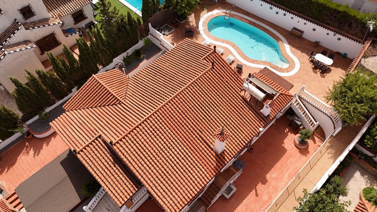 5 bedroom Villa for sale in La Zubia with pool garage - € 500,000 (Ref: 9974366)