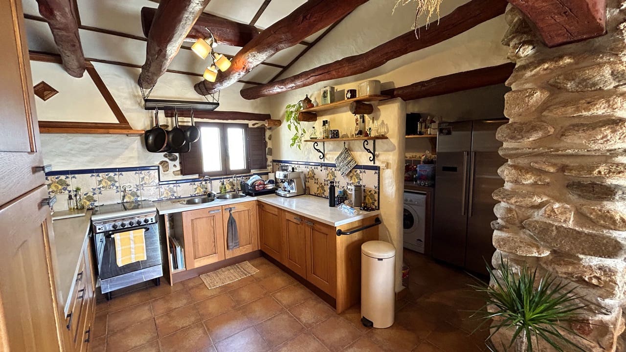 3 sovrum Finca/Hus på landet till salu i Caniles med garage - 395 000 € (Ref: 9987179)