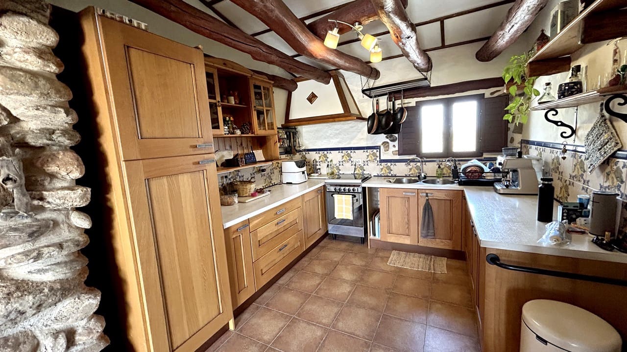 3 sovrum Finca/Hus på landet till salu i Caniles med garage - 395 000 € (Ref: 9987179)