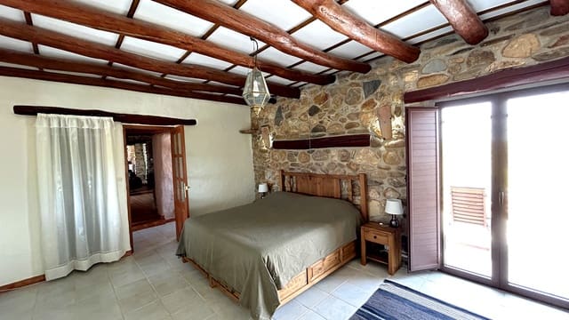 Finca/Casa Rural de 3 habitaciones en Caniles en venta con garaje - 395.000 € (Ref: 9987179)
