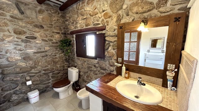 Finca/Casa Rural de 3 habitaciones en Caniles en venta con garaje - 395.000 € (Ref: 9987179)
