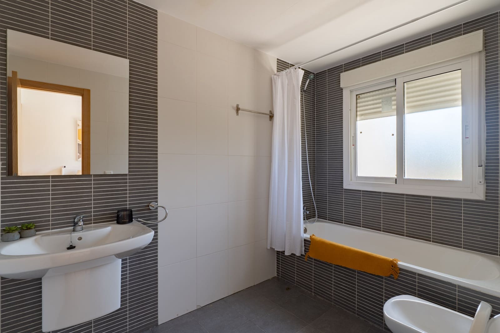 3 bedroom Villa for sale in Calpe / Calp with pool garage - € 340,000 (Ref: 10021363)