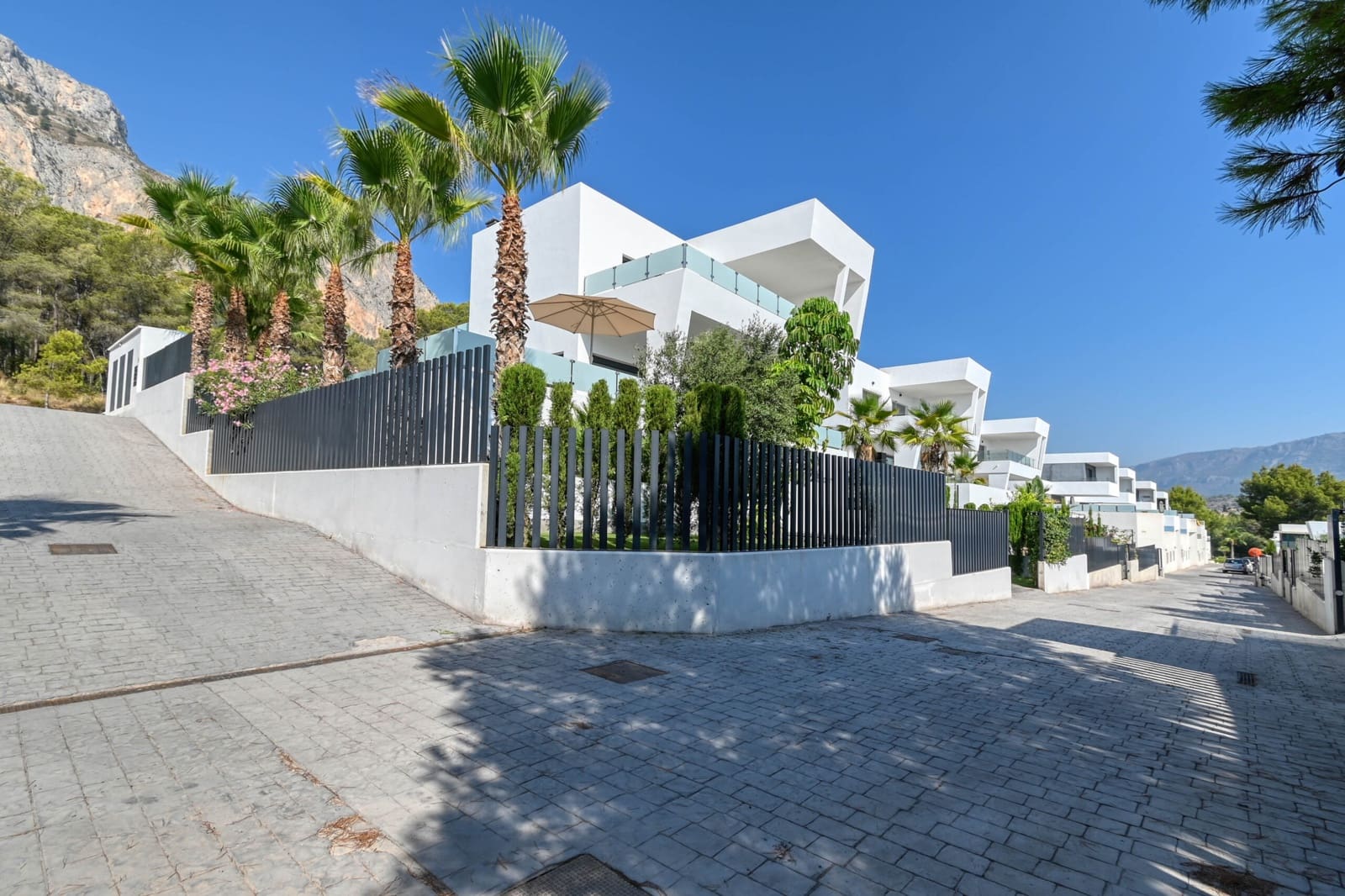 3 Zimmer Villa zu verkaufen in Polop mit Pool Garage - 729.000 € (Ref: 10042271)