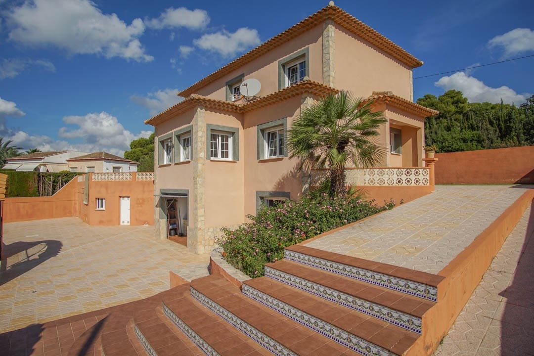5 slaapkamer Villa te koop in Calpe / Calp met zwembad garage - € 725.000 (Ref: 8657472)