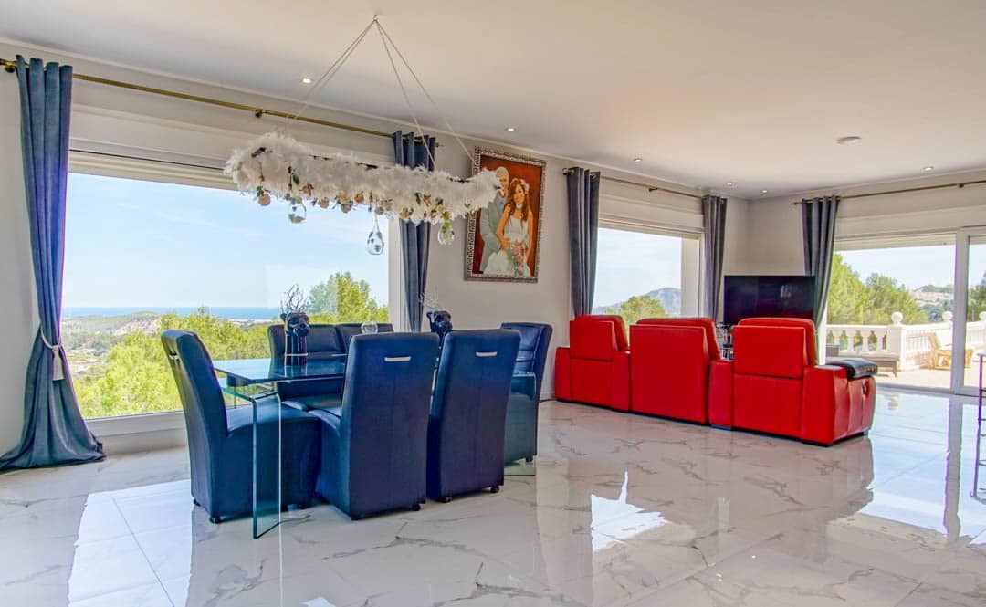 8 slaapkamer Villa te koop in La Nucia met zwembad - € 2.500.000 (Ref: 8657516)