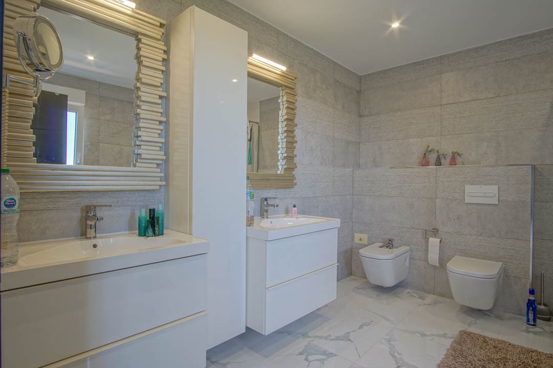 8 slaapkamer Villa te koop in La Nucia met zwembad - € 2.500.000 (Ref: 8657516)