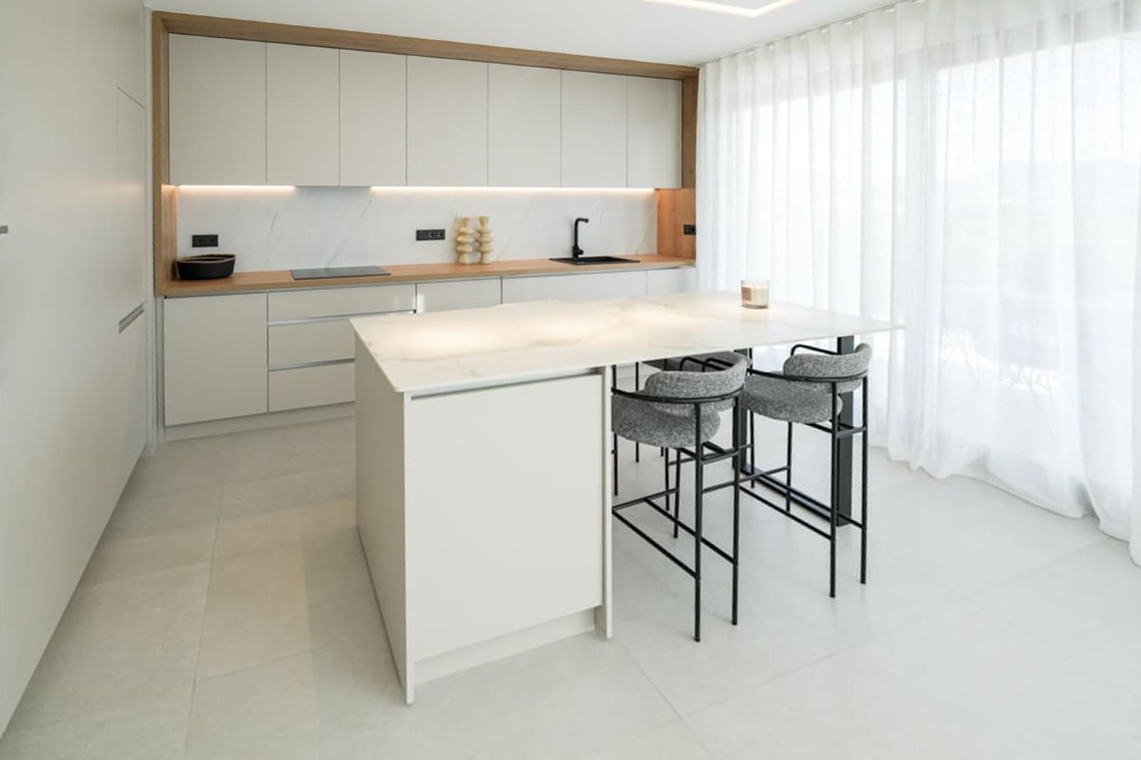 3 bedroom Villa for sale in Polop with pool garage - € 860,000 (Ref: 8887399)