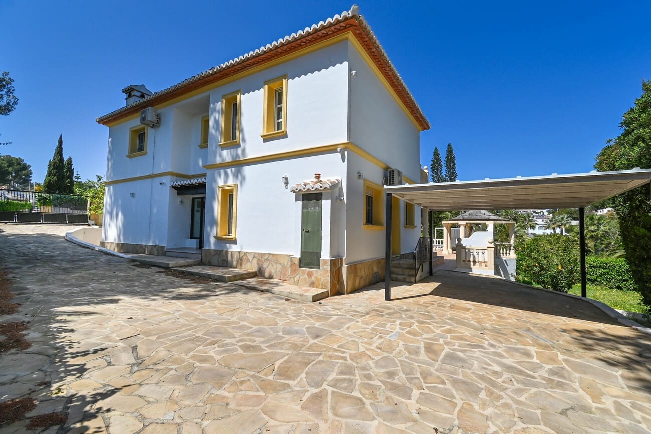 4 bedroom Villa for sale in Javea / Xabia with pool garage - € 1,095,000 (Ref: 8947250)