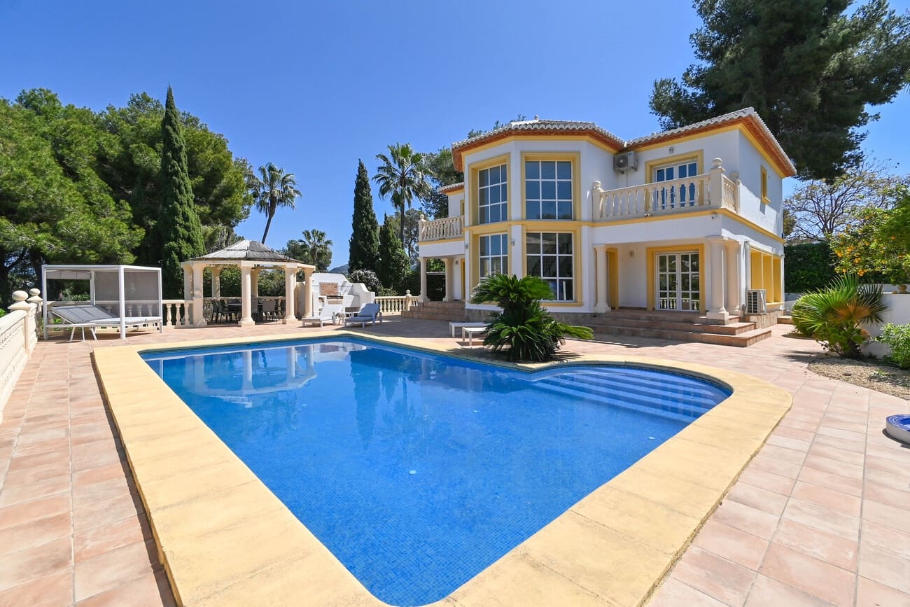 4 bedroom Villa for sale in Javea / Xabia with pool garage - € 1,095,000 (Ref: 8947250)